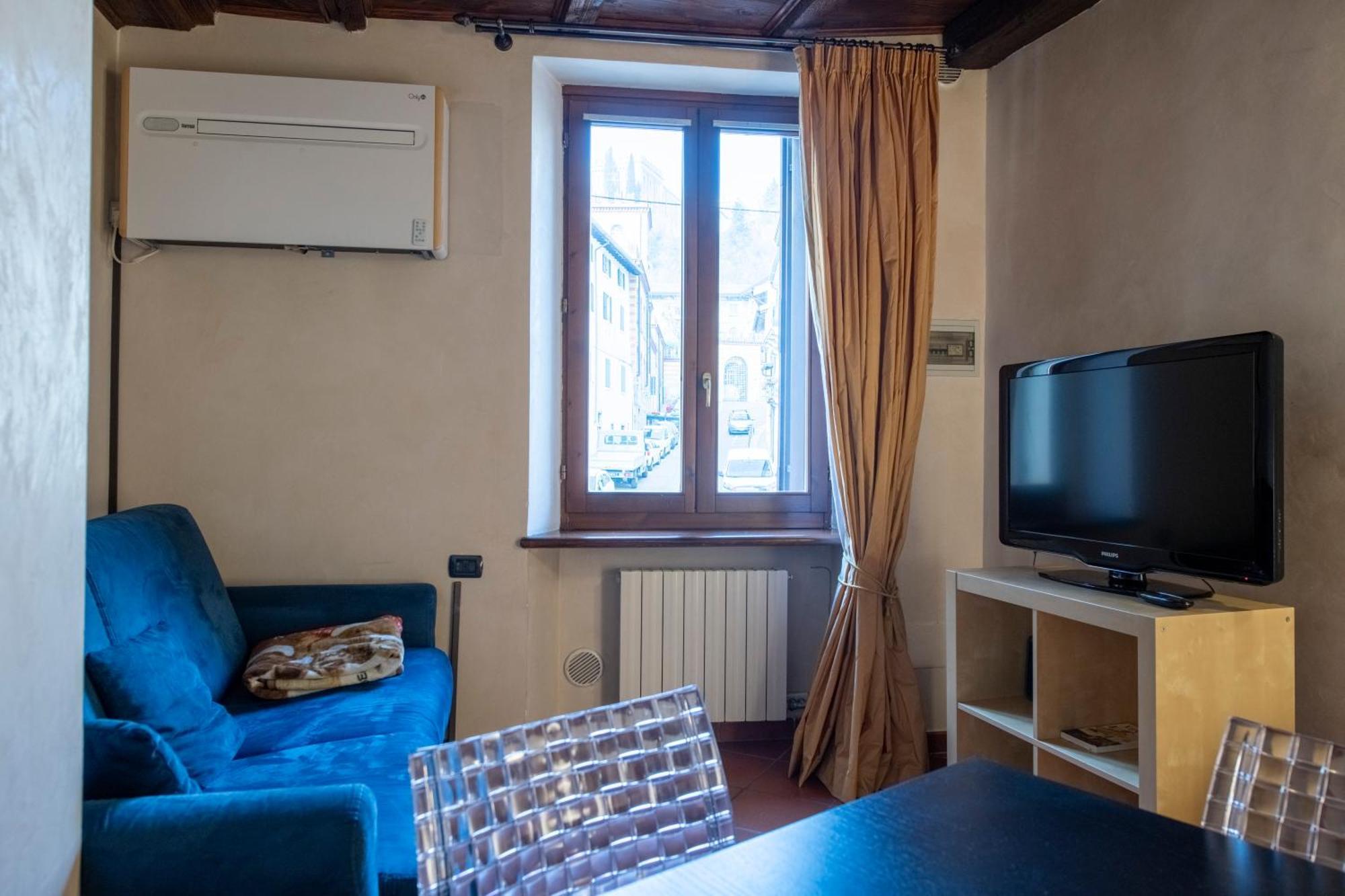 Ai Piedi Del Castello / 4Pl / Apt. Full Верона Экстерьер фото
