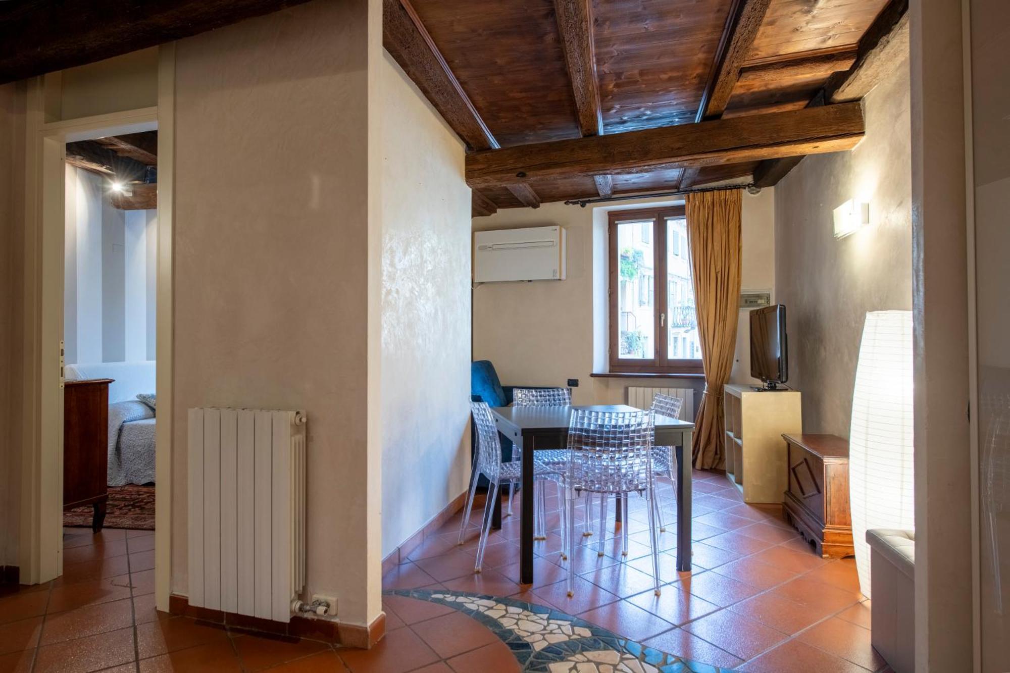 Ai Piedi Del Castello / 4Pl / Apt. Full Верона Экстерьер фото