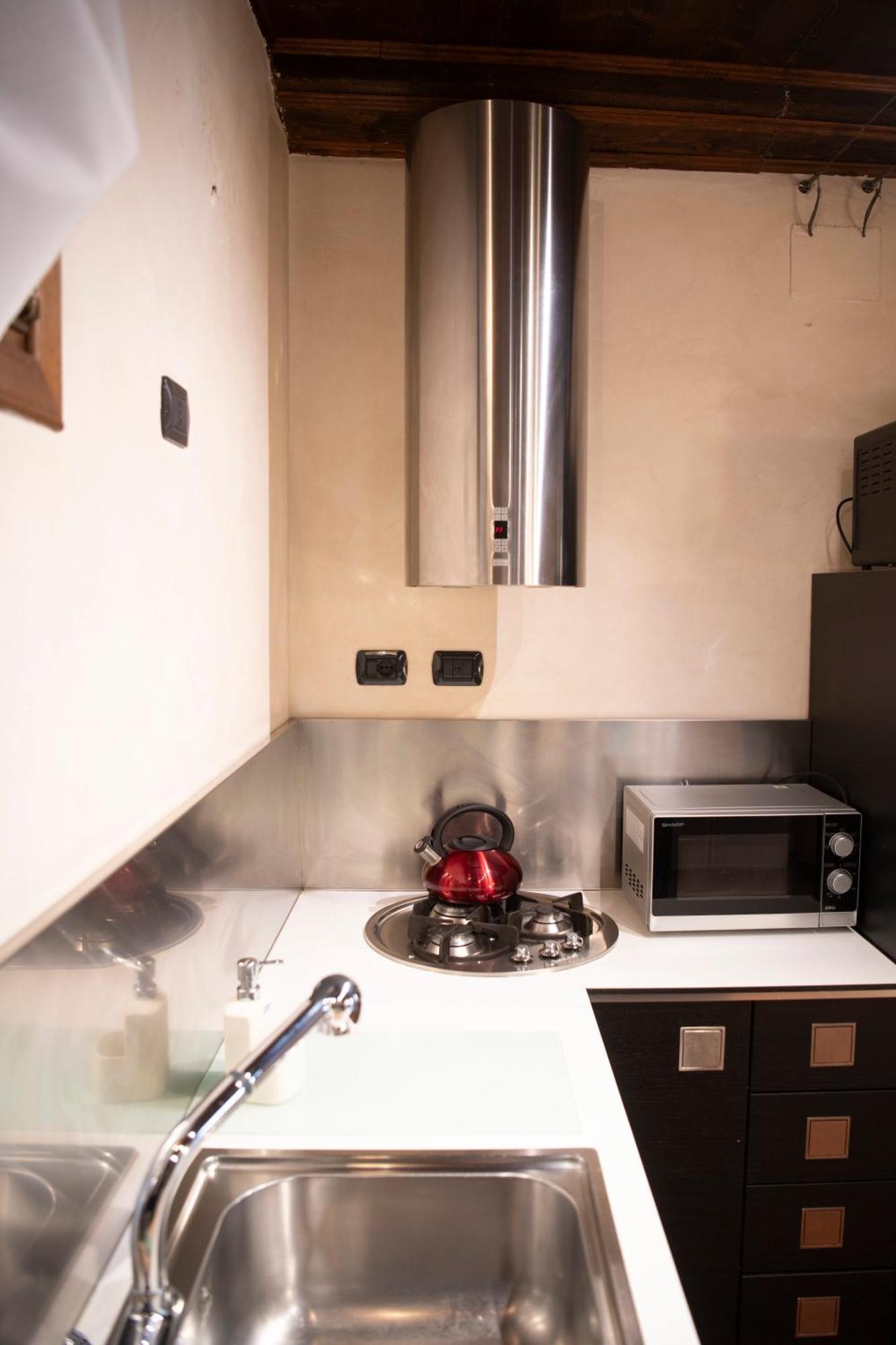Ai Piedi Del Castello / 4Pl / Apt. Full Верона Экстерьер фото