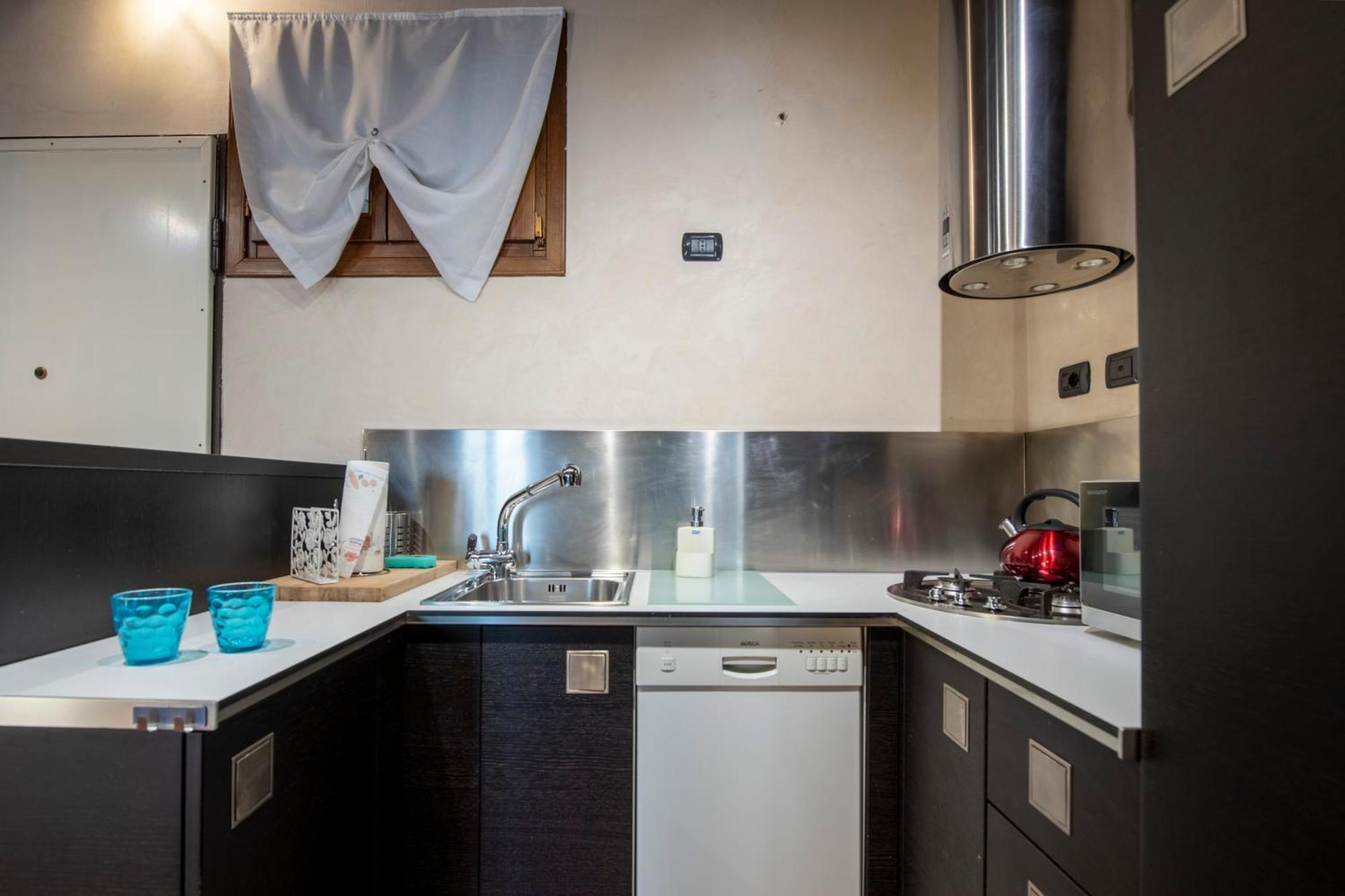 Ai Piedi Del Castello / 4Pl / Apt. Full Верона Экстерьер фото