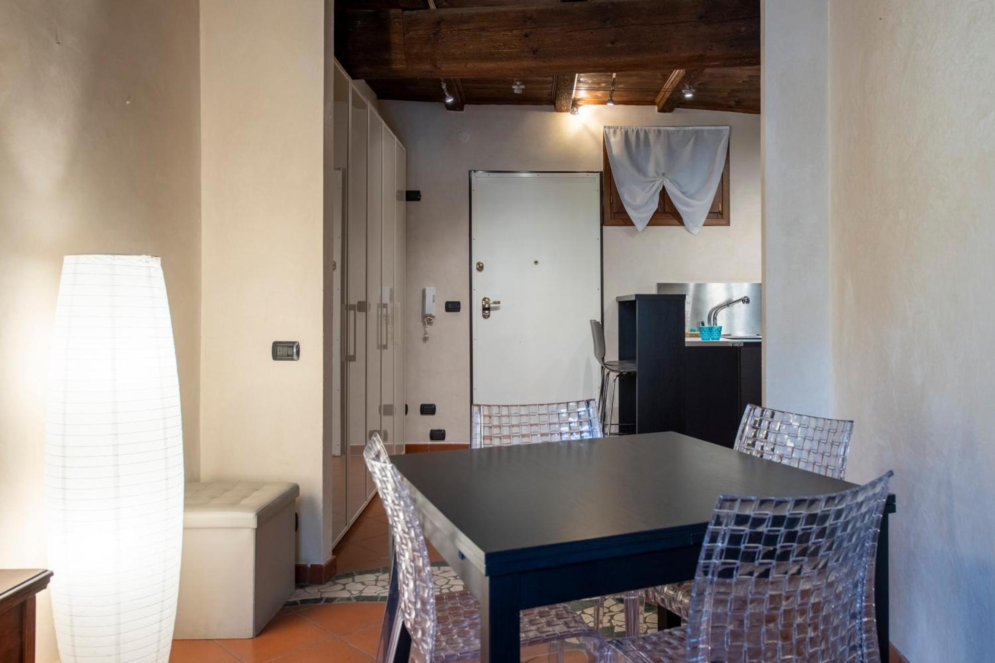Ai Piedi Del Castello / 4Pl / Apt. Full Верона Экстерьер фото